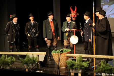 Ples in glasba izpod kamniških planin v izvedbi Folklorne skupine Kamnik in njihovih prijateljev  (50)